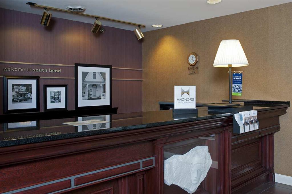 Hampton Inn & Suites South Bend Interior photo